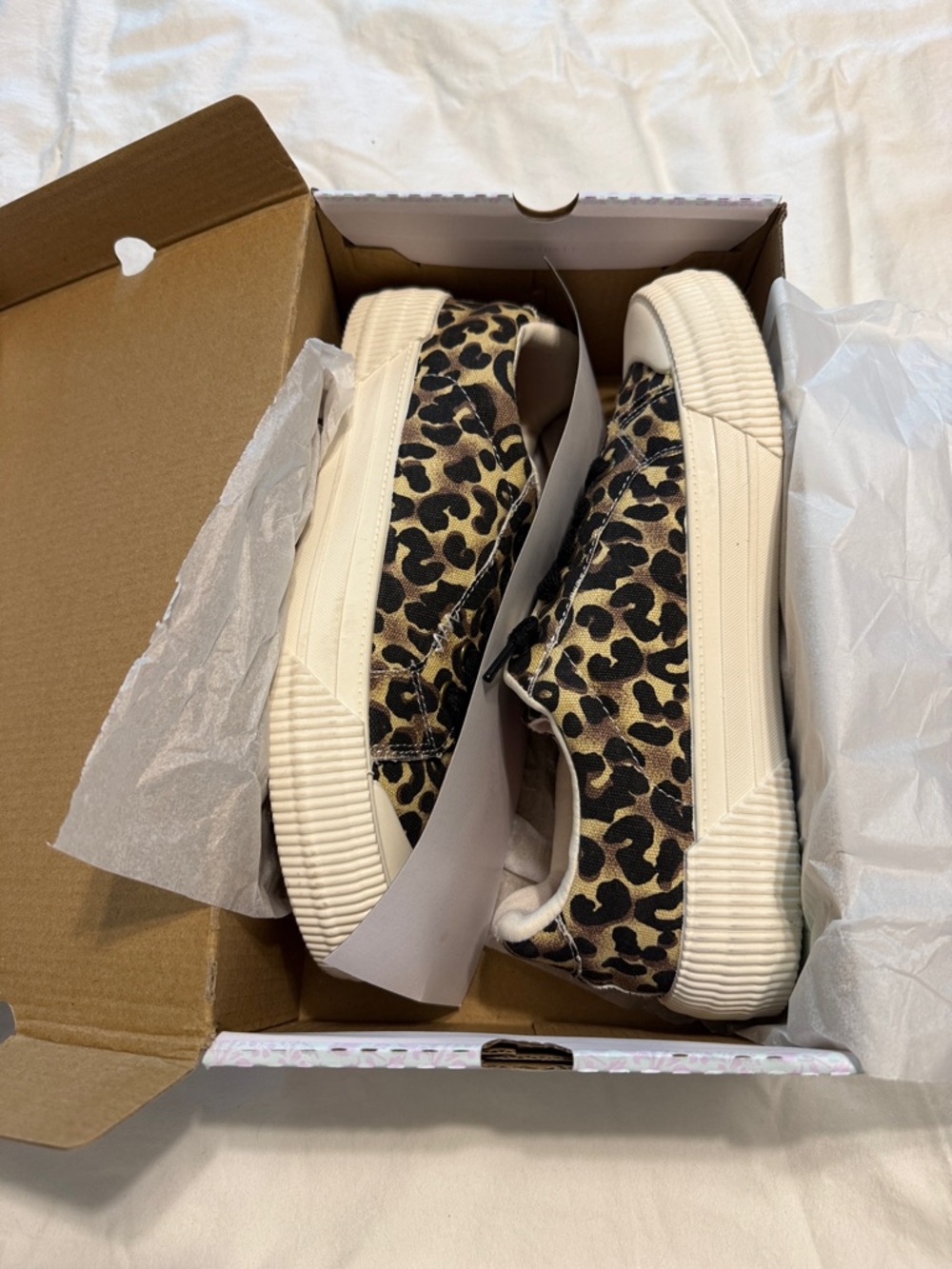 Jellypop Women’s Leopard Print Slip-On Sneakers Size 10